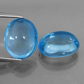 カラットの天然スイスブルートパーズ（10.8×8.8 mm・オーバルカット）