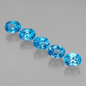 カラットの天然スイスブルートパーズ（8.1×6 mm・オーバルカット）