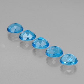 カラットの天然スイスブルートパーズ（8.1×6 mm・オーバルカット）