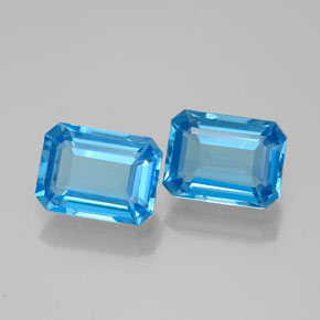 カラットの天然スイスブルートパーズ（8×6 mm・エメラルドカット）