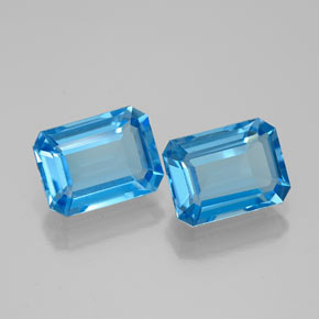 カラットの天然スイスブルートパーズ（8×6 mm・エメラルドカット）