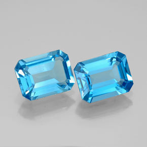 カラットの天然スイスブルートパーズ（7.9×6 mm・エメラルドカット）