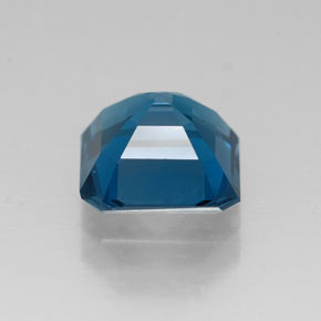1.87カラットの天然ロンドンブルートパーズ（7×7 mm・エメラルドカット）