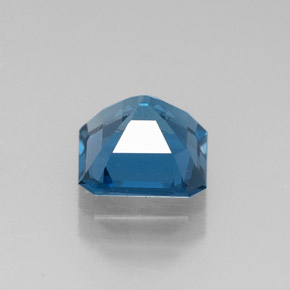 1.61カラットの天然ロンドンブルートパーズ（6.9×6.7 mm・エメラルドカット）