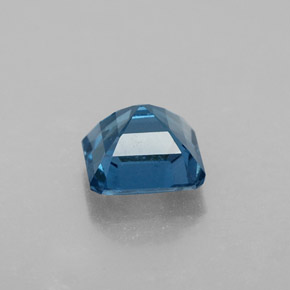 1.40カラットの天然ロンドンブルートパーズ（6.2×6.1 mm・エメラルドカット）