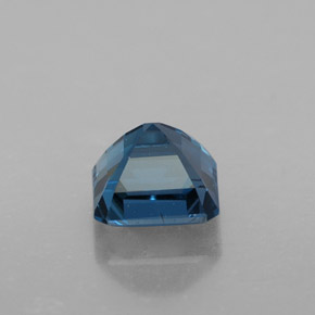 1.60カラットの天然ロンドンブルートパーズ（6.1×6.1 mm・エメラルドカット）