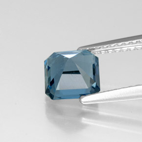 1.43カラットの天然ロンドンブルートパーズ（6.3×6.2 mm・エメラルドカット）