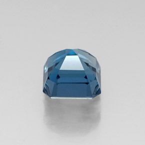 1.79カラットの天然ロンドンブルートパーズ（6.3×6.2 mm・エメラルドカット）