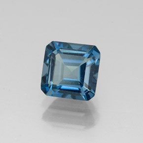 1.48カラットの天然ロンドンブルートパーズ（6×6 mm・エメラルドカット）