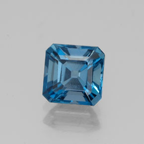 1.43カラットの天然ロンドンブルートパーズ（6.2×6.2 mm・エメラルドカット）