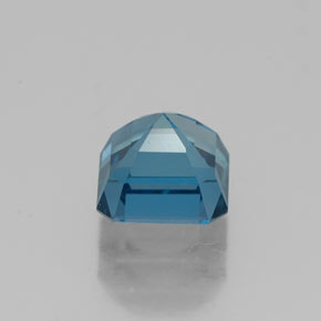 1.71カラットの天然ロンドンブルートパーズ（6.2×6.1 mm・エメラルドカット）