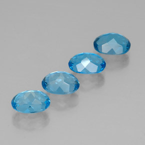 カラットの天然スイスブルートパーズ（8.1×6 mm・オーバルカット）