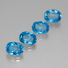 カラットの天然スイスブルートパーズ（8.1×6 mm・オーバルカット）
