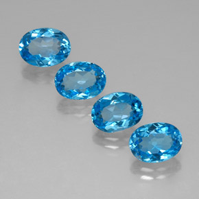 カラットの天然スイスブルートパーズ（8.1×6 mm・オーバルカット）