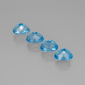 カラットの天然スイスブルートパーズ（8.1×6.1 mm・オーバルカット）