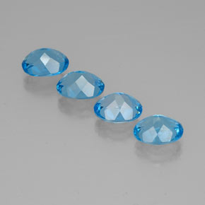 カラットの天然スイスブルートパーズ（9.1×7.2 mm・オーバルカット）