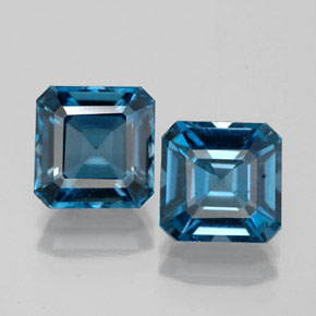 カラットの天然ロンドンブルートパーズ（7.2×7.1 mm・エメラルドカット）
