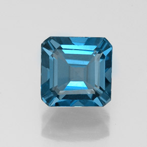 1.30カラットの天然ロンドンブルートパーズ（6.1×6 mm・エメラルドカット）