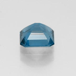 1.23カラットの天然ロンドンブルートパーズ（6.3×6.2 mm・エメラルドカット）