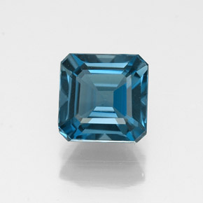1.35カラットの天然ロンドンブルートパーズ（6×6 mm・エメラルドカット）