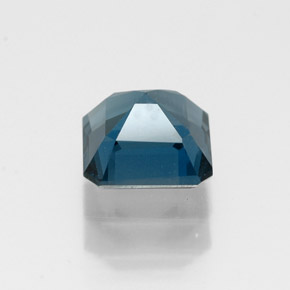 1.35カラットの天然ロンドンブルートパーズ（6×6 mm・エメラルドカット）