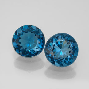 カラットの天然ロンドンブルートパーズ（8.18 mm・ラウンドカット）