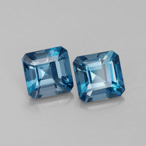 カラットの天然ロンドンブルートパーズ（7.1×7.1 mm・エメラルドカット）