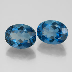 カラットの天然ロンドンブルートパーズ（9.2×7.2 mm・オーバルカット）