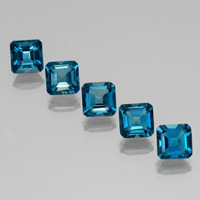 カラットの天然ロンドンブルートパーズ（6.1×6 mm・エメラルドカット）