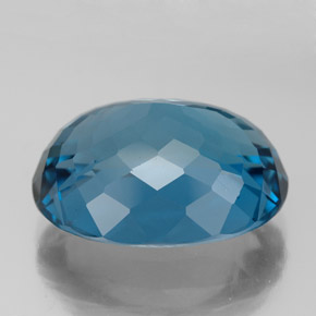 15.18カラットの天然ロンドンブルートパーズ（16.7×13.2 mm・オーバルカット）