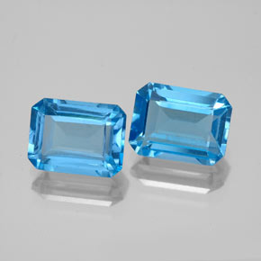 カラットの天然スイスブルートパーズ（8.2×6.2 mm・エメラルドカット）