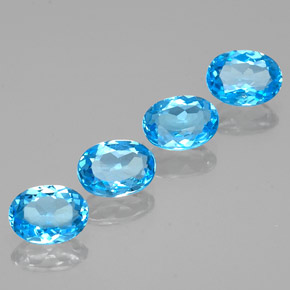 カラットの天然スイスブルートパーズ（8.1×6.1 mm・オーバルカット）