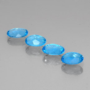 カラットの天然スイスブルートパーズ（8×6 mm・オーバルカット）