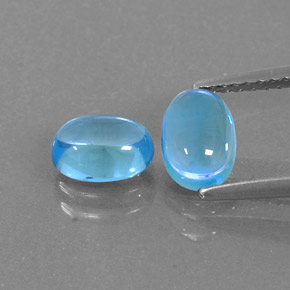 カラットの天然スイスブルートパーズ（7×5.1 mm・オーバルカット）