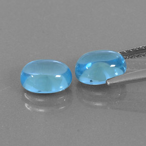 カラットの天然スイスブルートパーズ（7×5.1 mm・オーバルカット）