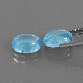 カラットの天然スイスブルートパーズ（7×5.1 mm・オーバルカット）