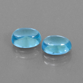 カラットの天然スイスブルートパーズ（7.1×5.1 mm・オーバルカット）
