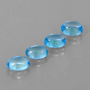 カラットの天然スイスブルートパーズ（7×5 mm・オーバルカット）