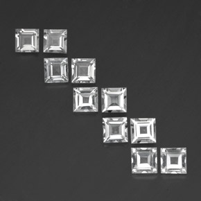 カラットの天然ホワイトトパーズ（5.1×5 mm・四角）