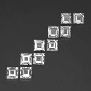 カラットの天然ホワイトトパーズ（5.1×5 mm・四角）