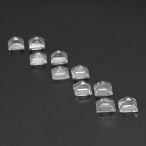 8.36カラットの天然ホワイトトパーズ（5.1×5.1 mm・四角）