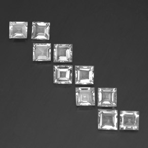 7.41カラットの天然ホワイトトパーズ（5.2×5 mm・四角）