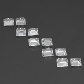 カラットの天然ホワイトトパーズ（5.2×5.2 mm・四角）