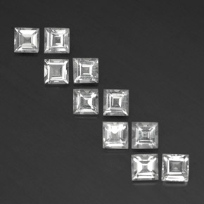 カラットの天然ホワイトトパーズ（4.2×4.1 mm・四角）