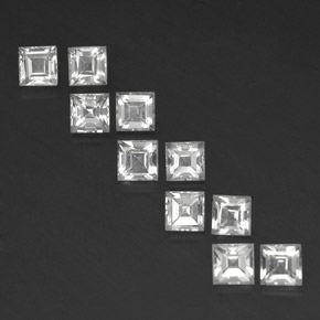 5.06カラットの天然クリアホワイトトパーズ（4×4 mm・四角）