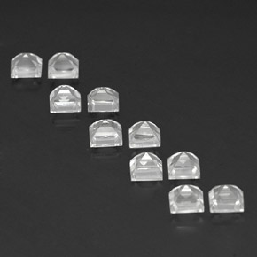 5.06カラットの天然クリアホワイトトパーズ（4×4 mm・四角）