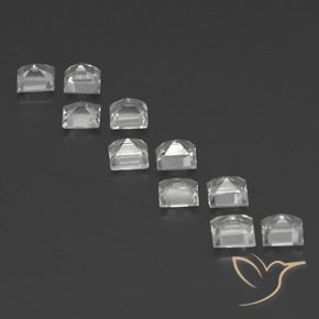 4.09カラットの天然ウォームホワイトトパーズ（4.1×4 mm・四角）