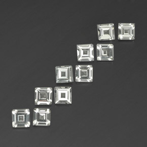 カラットの天然ホワイトトパーズ（4.1×4.1 mm・四角）