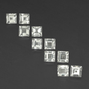 カラットの天然ホワイトトパーズ（3.9×3.9 mm・四角）