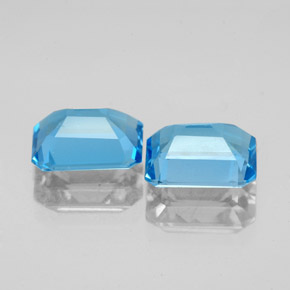 カラットの天然スイスブルートパーズ（8×6 mm・エメラルドカット）